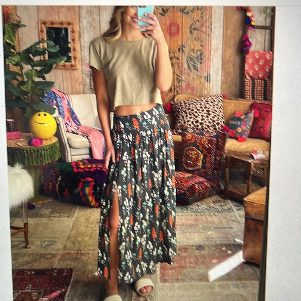 Natural Life Skirt Addie MIDI Size Medium
